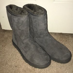 gray ugg boots